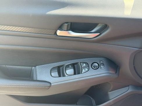 Used 2025 Nissan Altima 2.5 SV FWD image 15