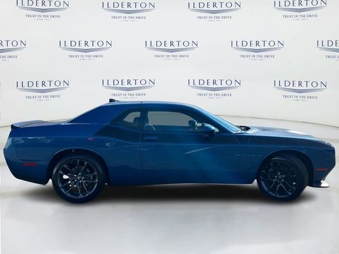 Used 2022 Dodge Challenger R/T w/ T/A Package image 5