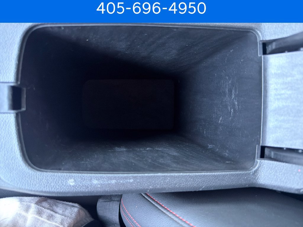 Used 2024 Chevrolet Trax RS w/ Sunroof Package FWD image 28