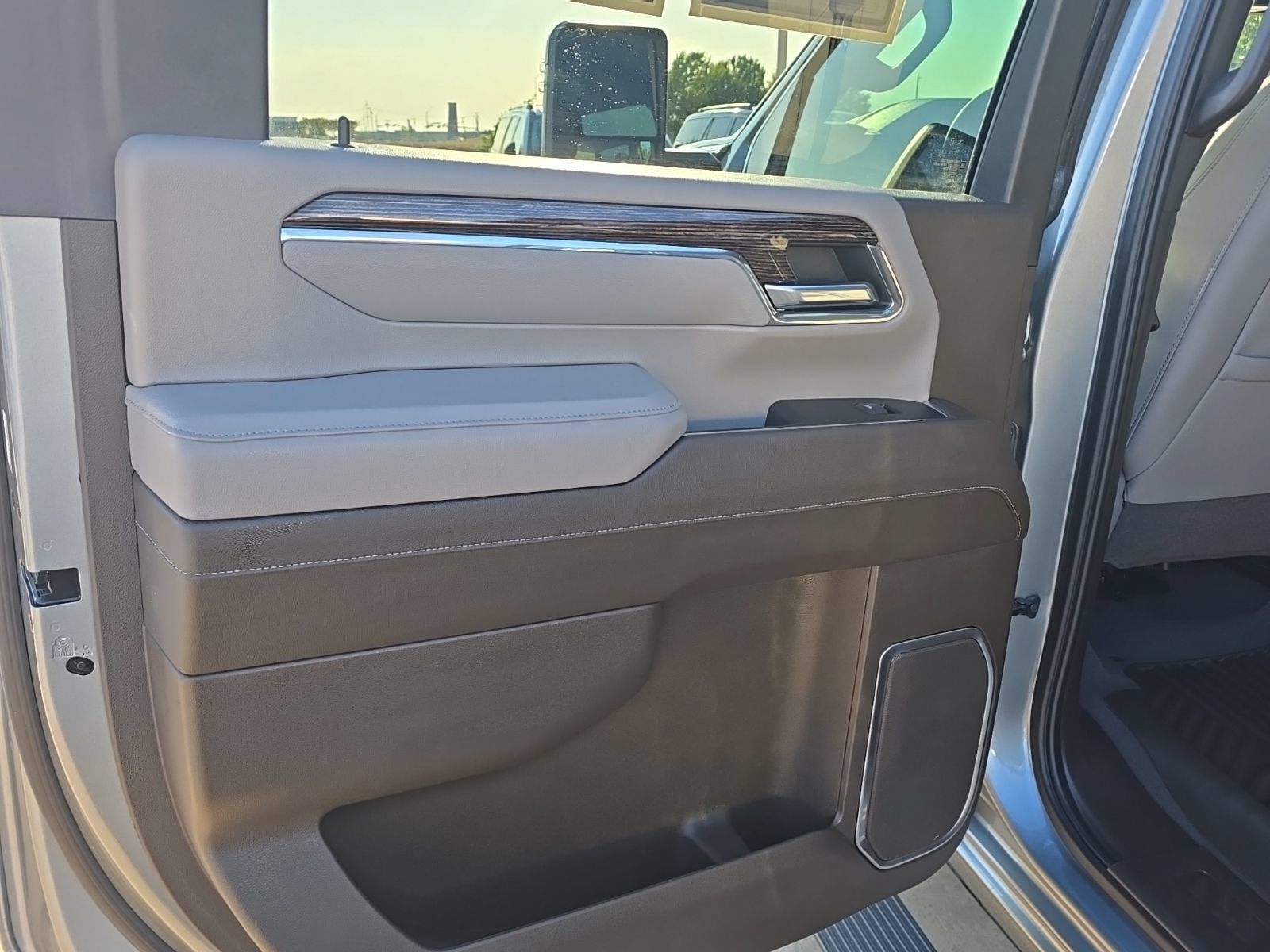 Used 2024 GMC Sierra 3500 SLE w/ SLE Convenience Package AWD/4WD image 12