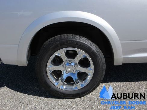 Used 2016 RAM 1500 Laramie w/ Convenience Group image 3