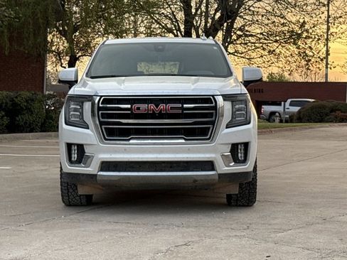 Used 2021 GMC Yukon SLT w/ SLT Premium Package image 2