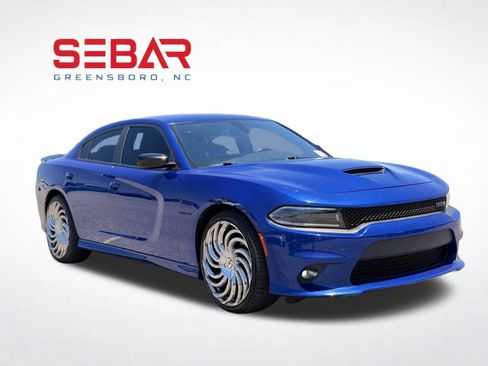 Used 2022 Dodge Charger R/T w/ Blacktop Package RWD image 11