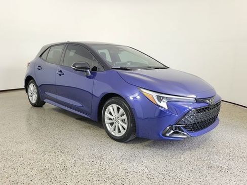 Used 2025 Toyota Corolla SE FWD image 4
