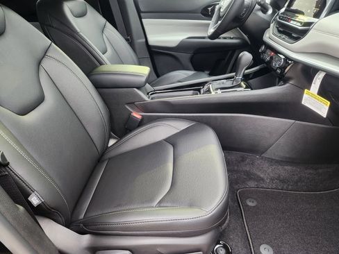 New 2026 Jeep Compass Limited image 13