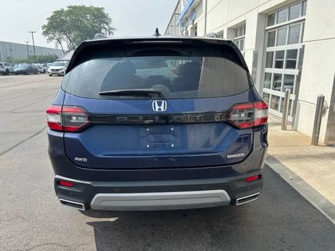 Used 2023 Honda Pilot Touring image 7