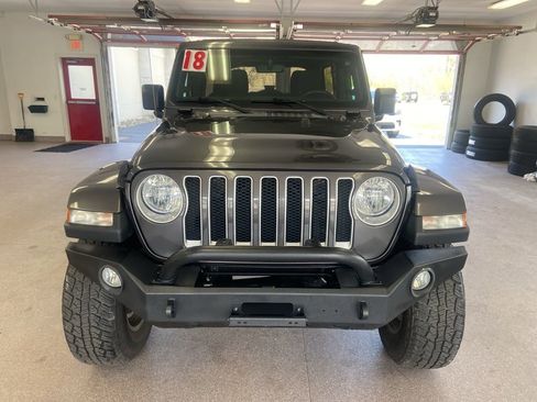 Used 2018 Jeep Wrangler Unlimited Sahara AWD/4WD image 2