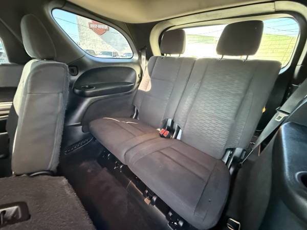 Used 2018 Dodge Durango SXT w/ 3rd Row Seating Group RWD image 16