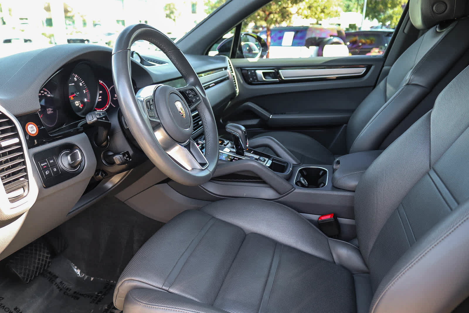Used 2023 Porsche Cayenne Platinum Edition AWD/4WD image 18