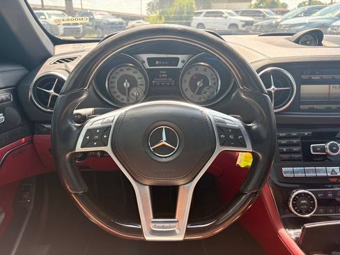 Used 2014 Mercedes-Benz SL 550 w/ Driver Assistance Package image 12