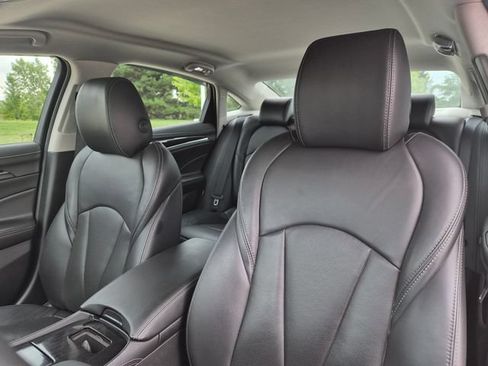 Used 2017 Buick LaCrosse Essence FWD image 16