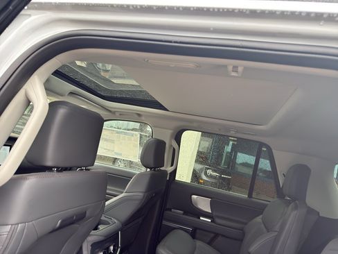 New 2025 Ford Expedition Active AWD/4WD image 10
