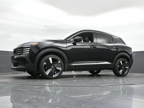 Used 2025 Nissan Kicks SR AWD/4WD image 40