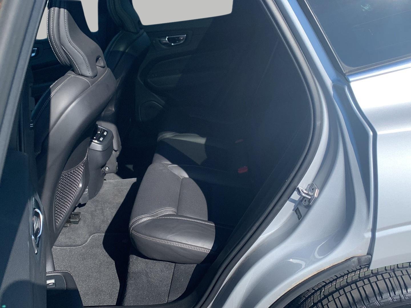 Used 2021 Volvo XC60 T5 Inscription w/ Advanced Package FWD image 19