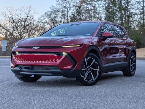 Used 2025 Chevrolet Equinox EV LT image 3