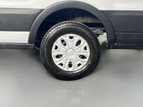 Used 2023 Ford E-Transit 148 High Roof Extended image 30