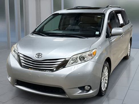 Used 2015 Toyota Sienna XLE w/ XLE Navigation Package FWD image 1