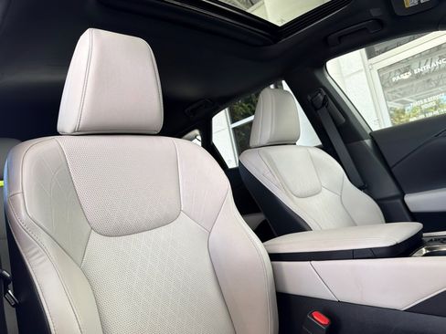 Certified 2023 Lexus RX 350 w/ Cold Area Package AWD/4WD image 21