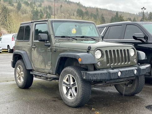 Used 2015 Jeep Wrangler Sport image 2