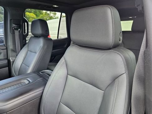 Used 2021 Chevrolet Tahoe Z71 w/ Z71 Off-Road Package AWD/4WD image 19