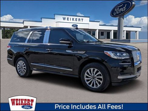 Used 2023 Lincoln Navigator 4WD image 1