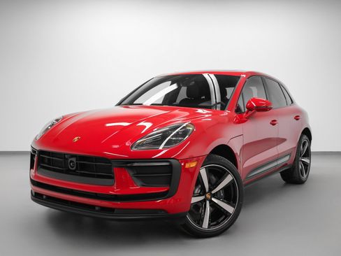 Certified 2026 Porsche Macan AWD/4WD image 1