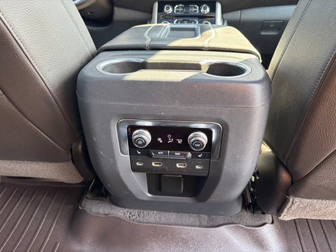 Used 2021 GMC Yukon XL Denali AWD/4WD image 30