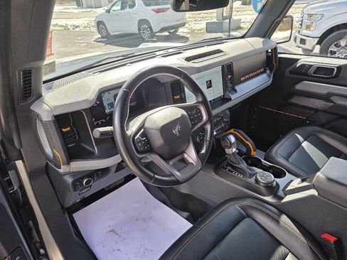 Used 2023 Ford Bronco Badlands image 11