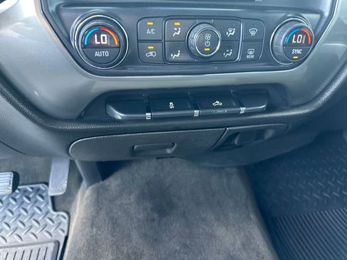 Used 2018 Chevrolet Silverado 1500 LT w/ LT Eassist Package image 22