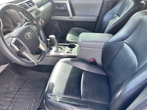 Used 2011 Toyota 4Runner SR5 w/ Premium Pkg w/Leather AWD/4WD image 5