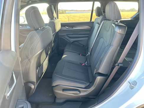 New 2025 Jeep Grand Cherokee L Laredo w/ Luxury Tech Group I RWD image 22