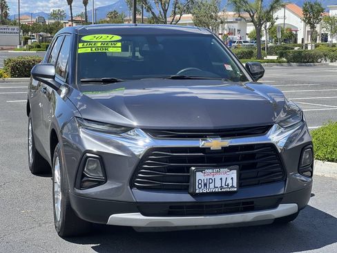 Used 2021 Chevrolet Blazer LT FWD image 2