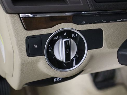 Used 2011 Mercedes-Benz E 550 Cabriolet image 22