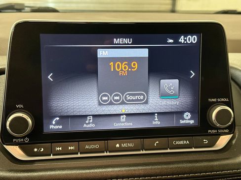 Used 2023 Nissan Rogue SV AWD/4WD image 21