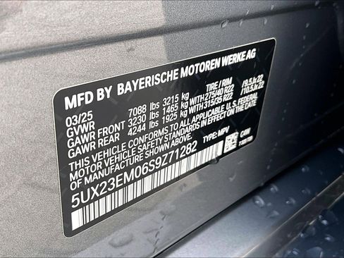 Used 2025 BMW X7 xDrive40i w/ M Sport Package image 36