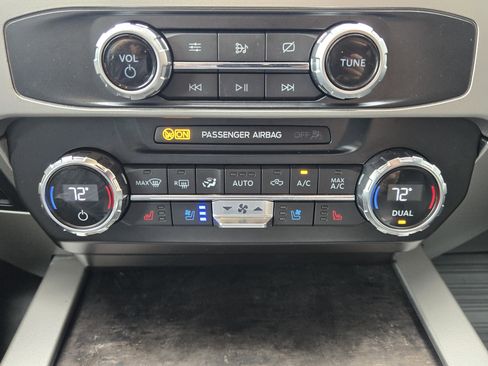 Certified 2022 Ford F250 Lariat w/ Chrome Package image 14