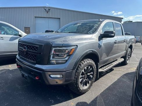 Used 2020 Nissan Titan PRO-4X w/ Pro-4x Convenience Package AWD/4WD image 15