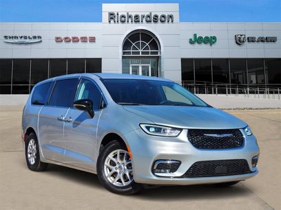 Used 2024 Chrysler Pacifica Touring-L