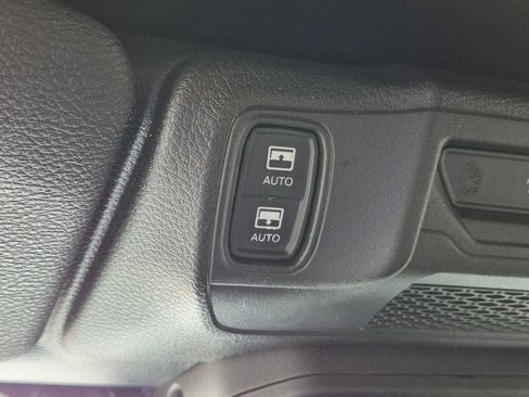 Used 2024 Jeep Wrangler Unlimited Sahara w/ Technology Group AWD/4WD image 21