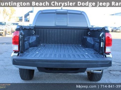 Used 2017 Toyota Tacoma SR5 image 6