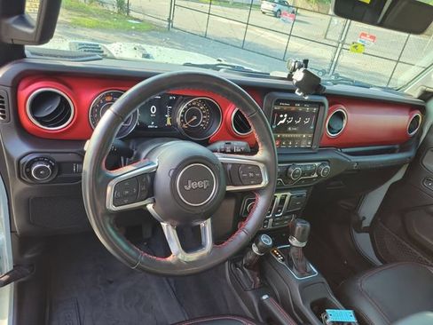 Used 2023 Jeep Wrangler Rubicon w/ Cold Weather Group AWD/4WD image 9