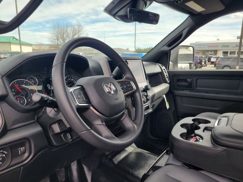 New 2026 RAM 3500 Tradesman AWD/4WD image 6