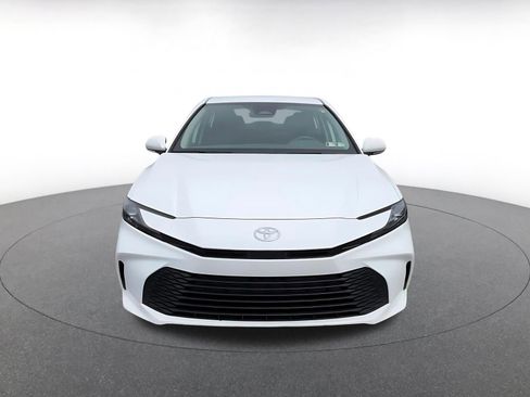 Used 2025 Toyota Camry LE FWD image 3