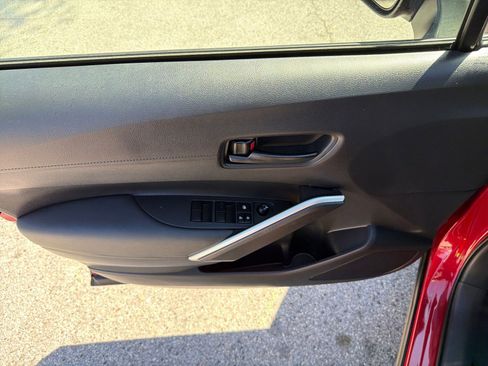 Used 2023 Toyota Corolla Cross LE image 19