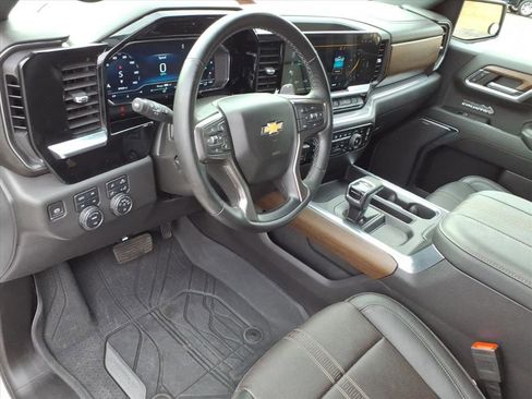 Used 2023 Chevrolet Silverado 1500 High Country w/ High Country Premium Package image 12