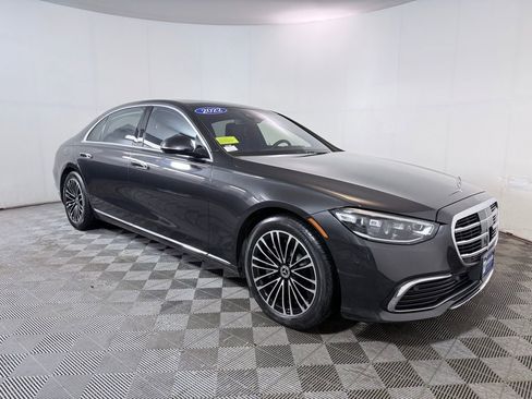 Used 2022 Mercedes-Benz S 500 4MATIC w/ 3D Technology Package image 9