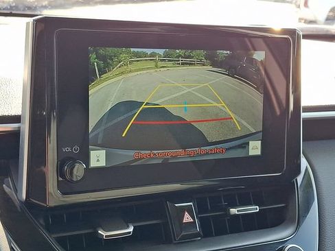 Certified 2025 Toyota Corolla Cross XLE FWD image 17