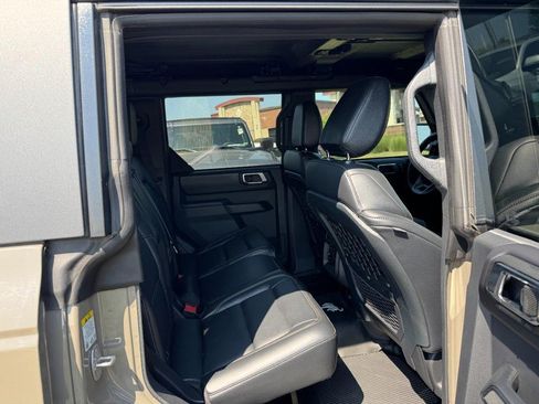 Used 2025 Ford Bronco Badlands w/ Sasquatch Package AWD/4WD image 10