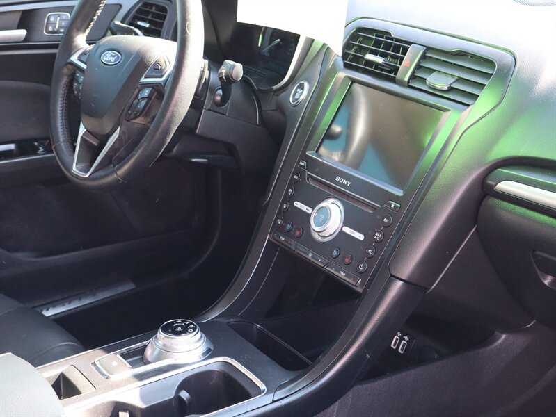 Used 2019 Ford Fusion Titanium AWD/4WD image 10