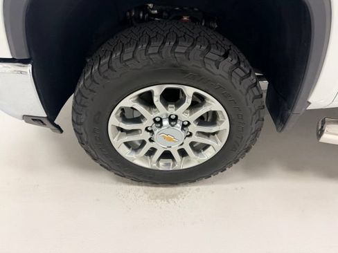 Certified 2025 Chevrolet Silverado 3500 LTZ w/ LTZ Premium Package AWD/4WD image 18